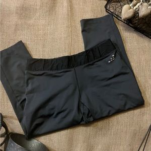 EUC BCG Charcoal Capri Leggings. Size M